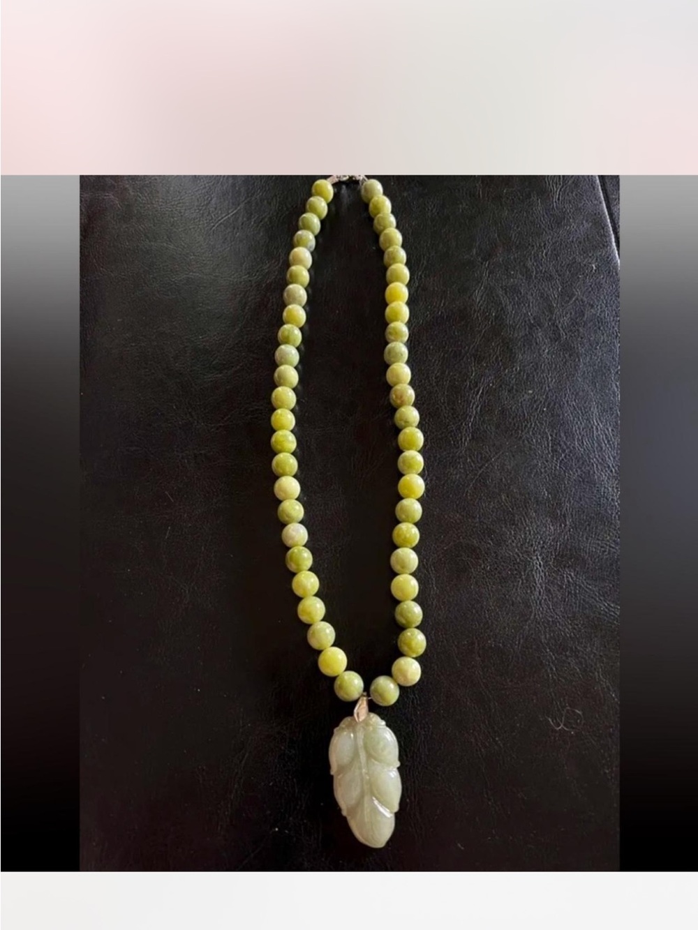 Green genuine Jade 17-18ch Bead Necklace with Leaf Pendant